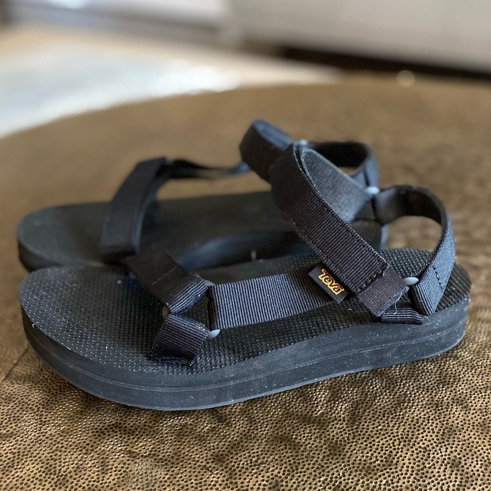 Teva sandals, worn once, size 8. Great condition,
